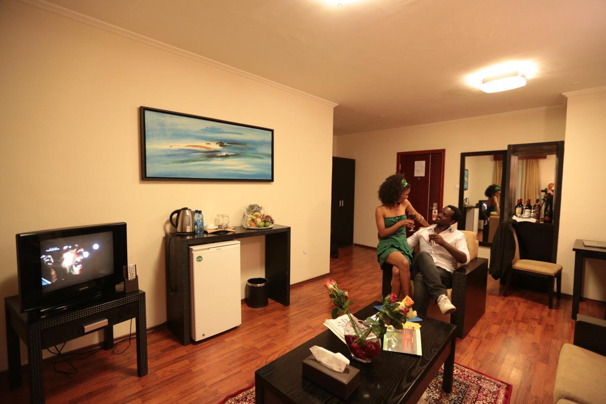 Wassamar Hotel Addis Abeba Buitenkant foto