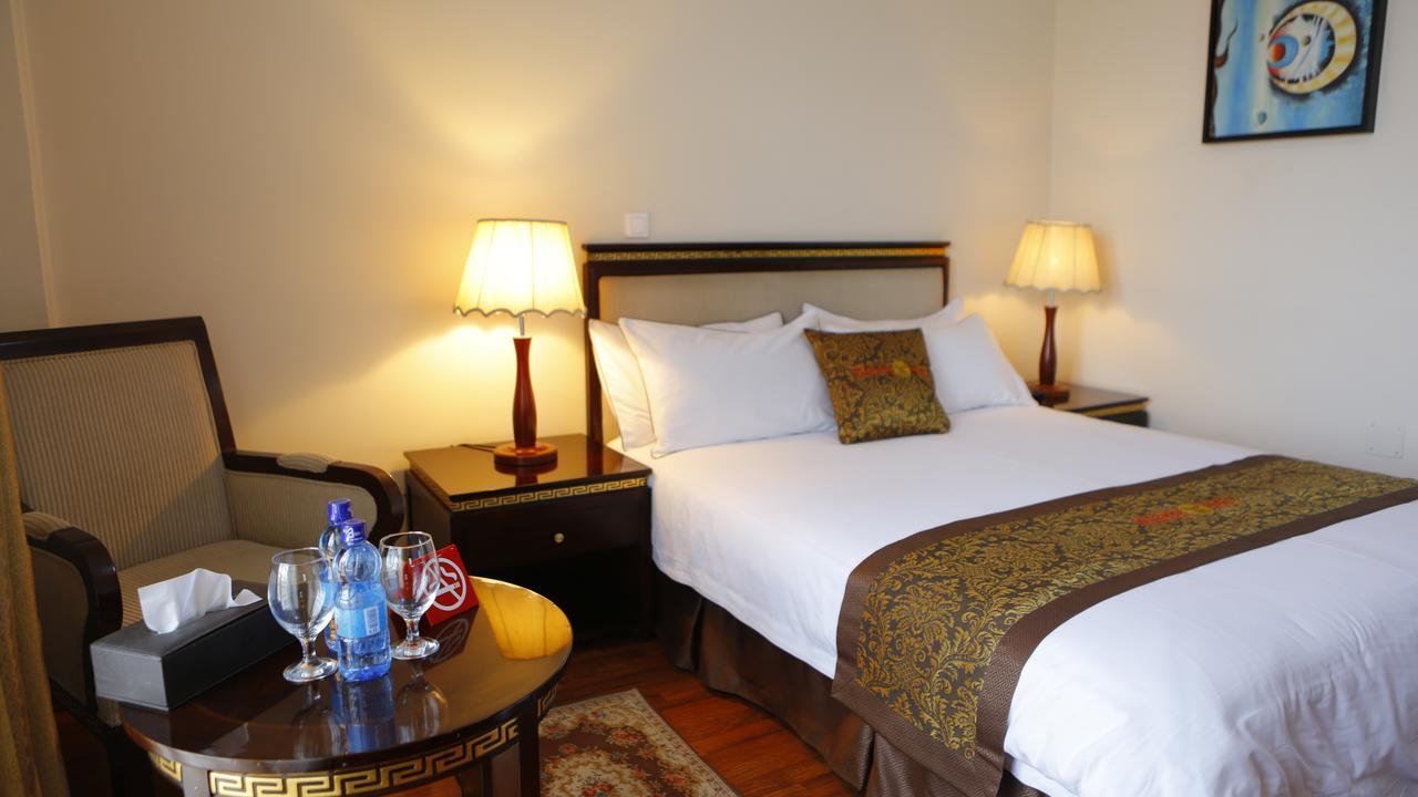 Wassamar Hotel Addis Abeba Buitenkant foto