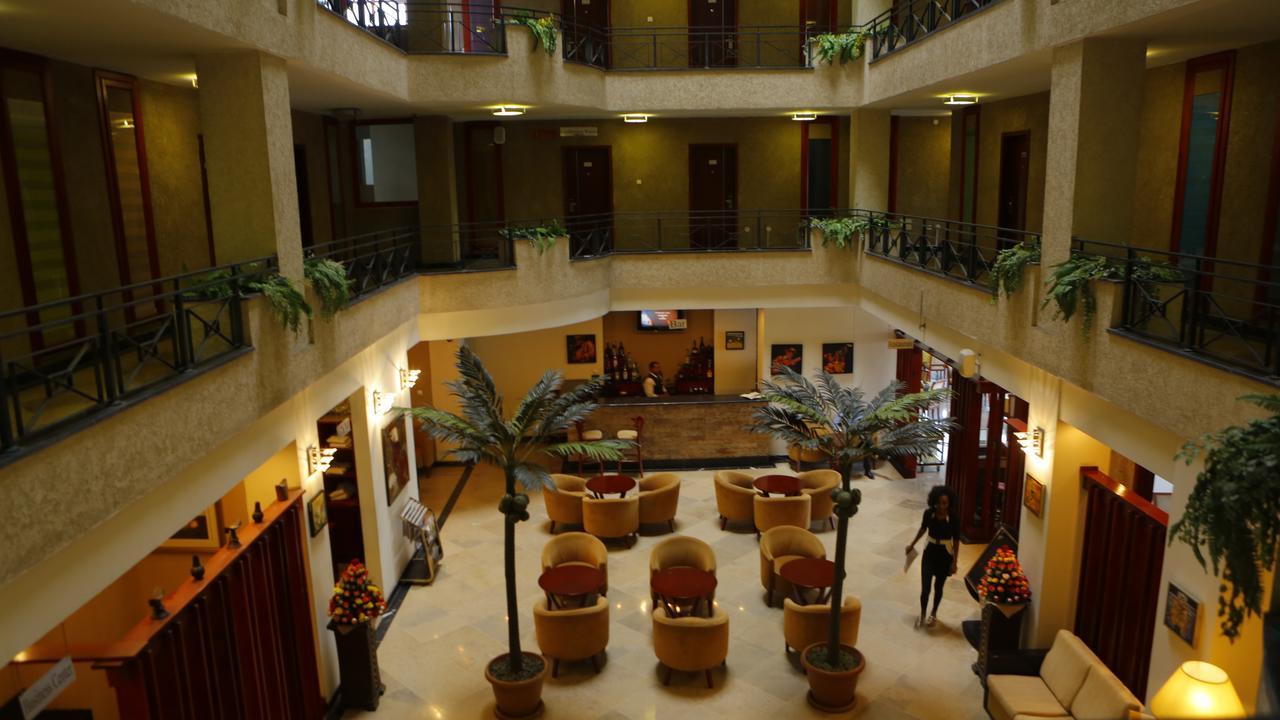 Wassamar Hotel Addis Abeba Buitenkant foto